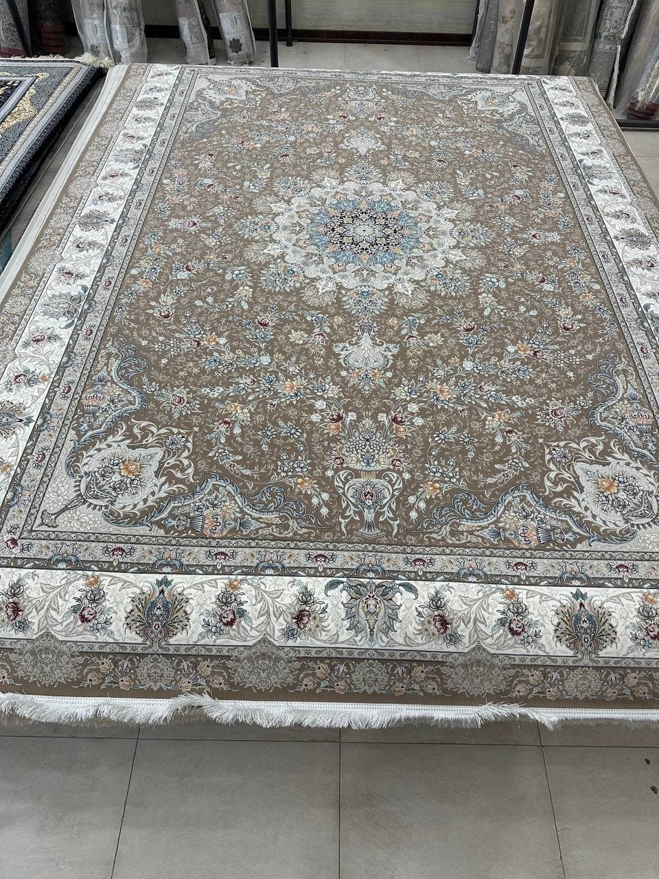 فرش 1200 شانه - U4511