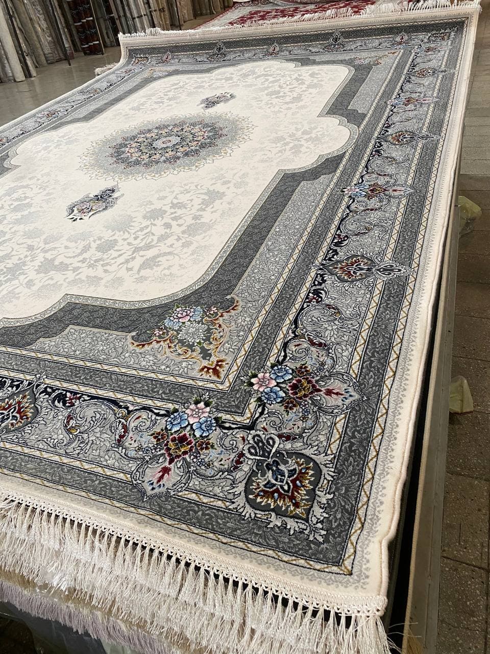 فرش 700 شانه - C1688